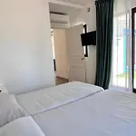 Pirata Sea Front Holiday home *