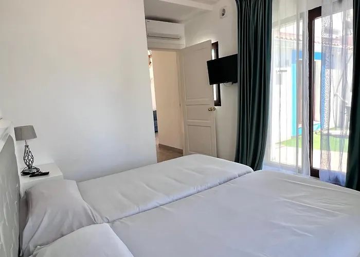 Pirata Sea Front Hébergement de vacances *