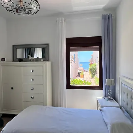 Pirata Sea Front Semesterbostad Estepona