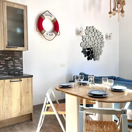 Pirata Sea Front Holiday home *